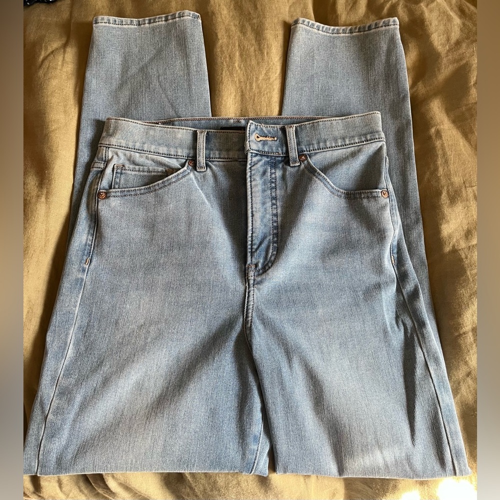 NWOT EXPRESS Slim Straight Super High-Rise Jeans - Stretch - Size 6 - 28" Inseam